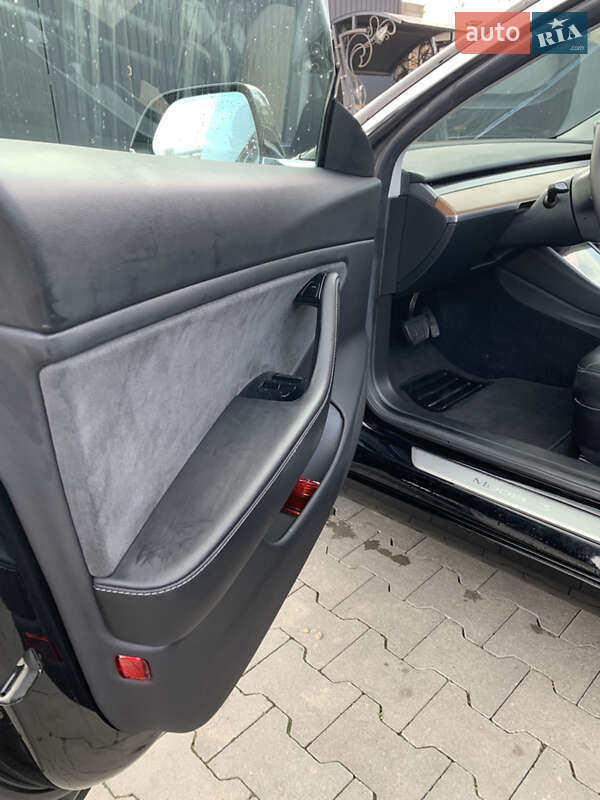Седан Tesla Model 3 2019 в Калуше фото 12 Седан Tesla Model 3 2019 в Калуше