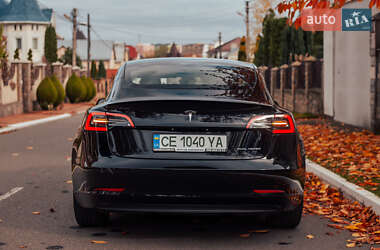 Седан Tesla Model 3 2022 в Чернівцях