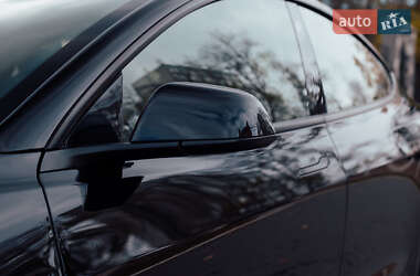 Седан Tesla Model 3 2022 в Чернівцях