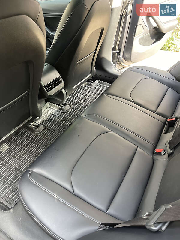Седан Tesla Model 3 2018 в Одессе