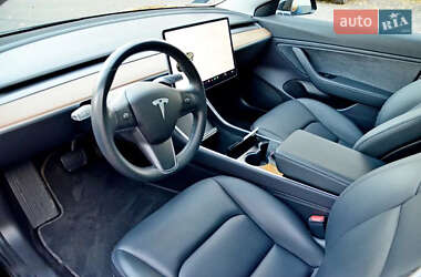 Седан Tesla Model 3 2019 в Києві