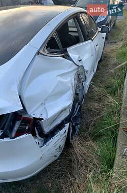 Седан Tesla Model 3 2021 в Львове