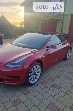 Седан Tesla Model 3 2020 в Радехові