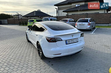 Седан Tesla Model 3 2020 в Виннице