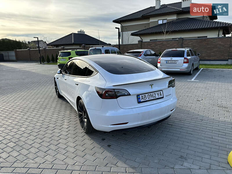 Седан Tesla Model 3 2020 в Виннице