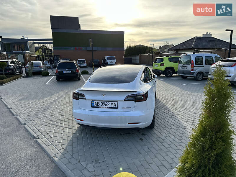 Седан Tesla Model 3 2020 в Виннице