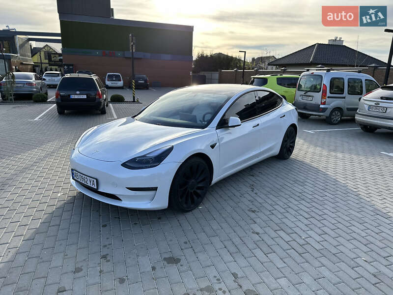 Седан Tesla Model 3 2020 в Виннице
