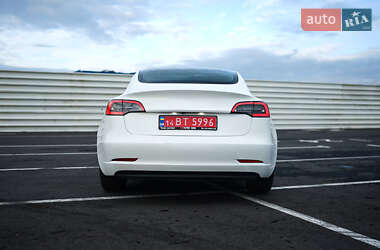 Седан Tesla Model 3 2022 в Львові