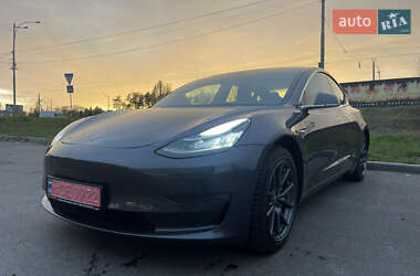 Седан Tesla Model 3 2019 в 