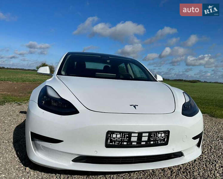 Седан Tesla Model 3 2020 в Білій Церкві