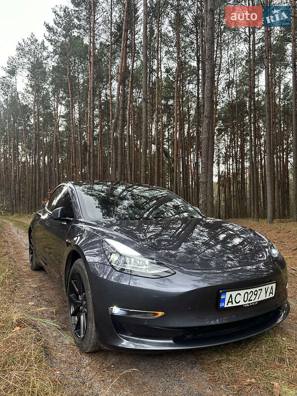 Седан Tesla Model 3 2022 в Любомлі