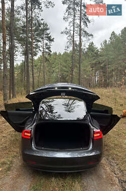 Седан Tesla Model 3 2022 в Любомле