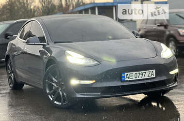 Седан Tesla Model 3 2020 в Дніпрі