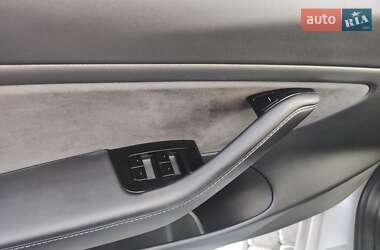 Седан Tesla Model 3 2018 в 