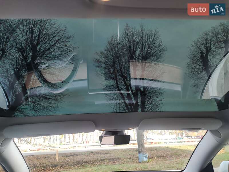 Седан Tesla Model 3 2018 в Виннице