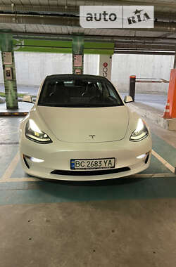 Седан Tesla Model 3 2020 в Львове