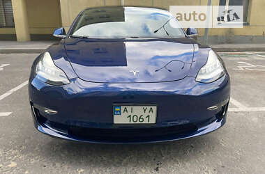 Седан Tesla Model 3 2020 в 