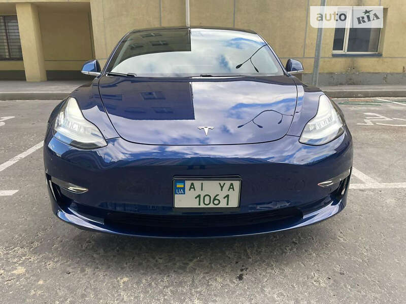 Седан Tesla Model 3 2020 в Шостці