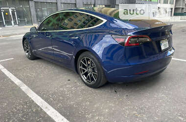 Седан Tesla Model 3 2020 в 