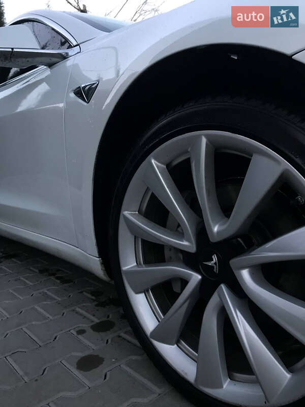 Седан Tesla Model 3 2018 в Білій Церкві