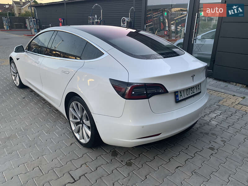 Седан Tesla Model 3 2018 в Білій Церкві