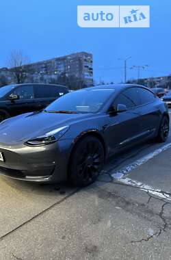 Седан Tesla Model 3 2022 в Киеве