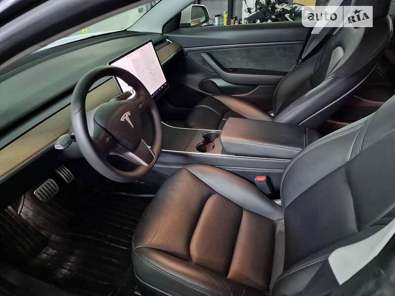 Седан Tesla Model 3 2019 в Києві