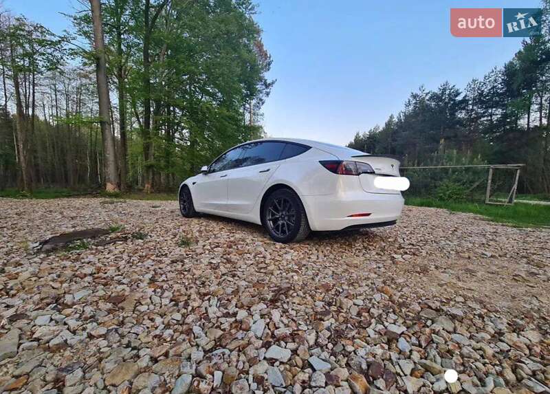 Седан Tesla Model 3 2018 в Киеве