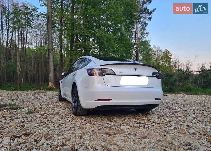 Седан Tesla Model 3 2018 в Киеве