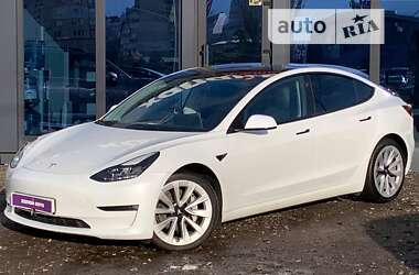 Седан Tesla Model 3 2021 в Киеве