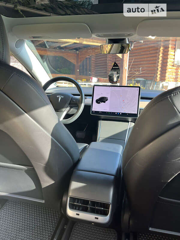 Седан Tesla Model 3 2018 в Запорожье