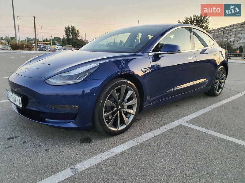 Седан Tesla Model 3 2019 в Броварах