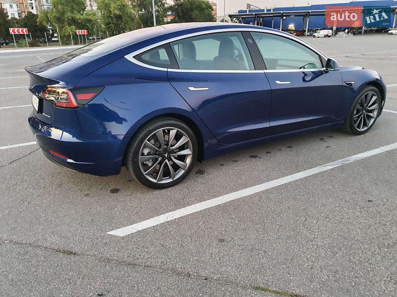 Седан Tesla Model 3 2019 в Броварах