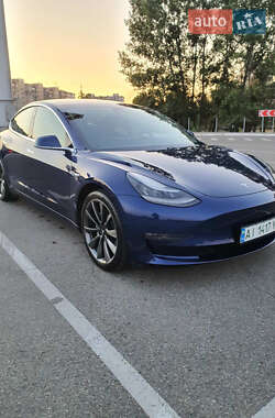 Седан Tesla Model 3 2019 в Броварах