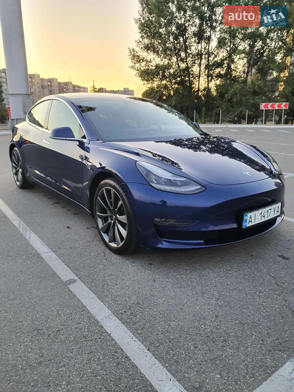 Седан Tesla Model 3 2019 в Броварах