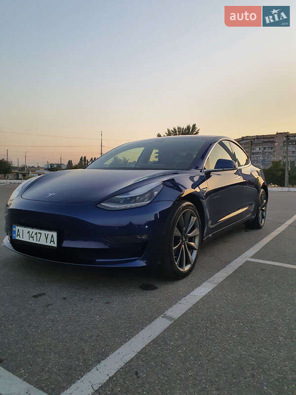 Седан Tesla Model 3 2019 в Броварах