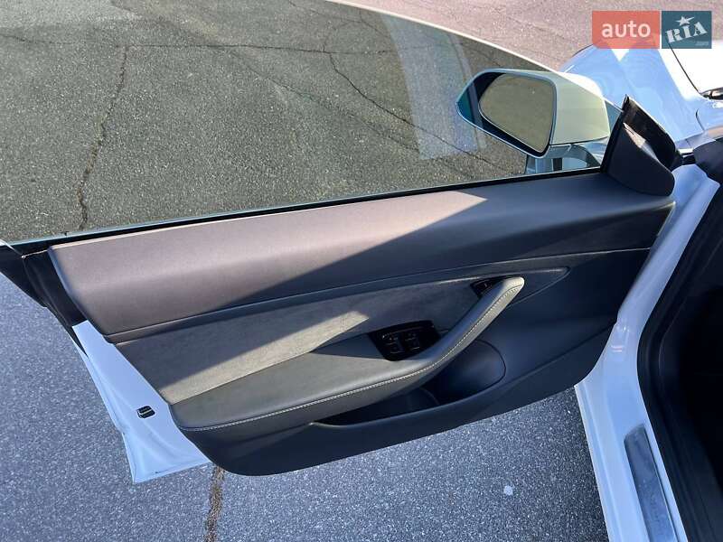 Седан Tesla Model 3 2020 в Харькове