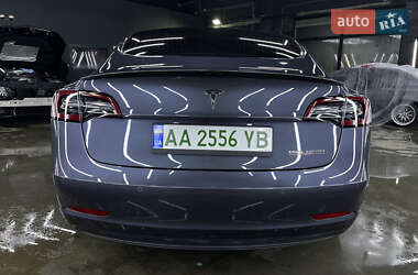 Седан Tesla Model 3 2020 в 