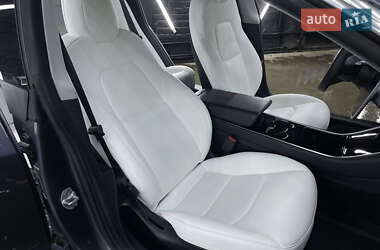 Седан Tesla Model 3 2020 в 