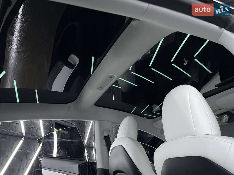 Седан Tesla Model 3 2020 в Киеве