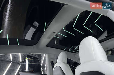 Седан Tesla Model 3 2020 в 