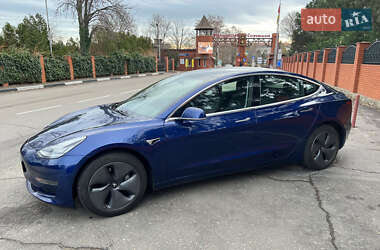Седан Tesla Model 3 2020 в 