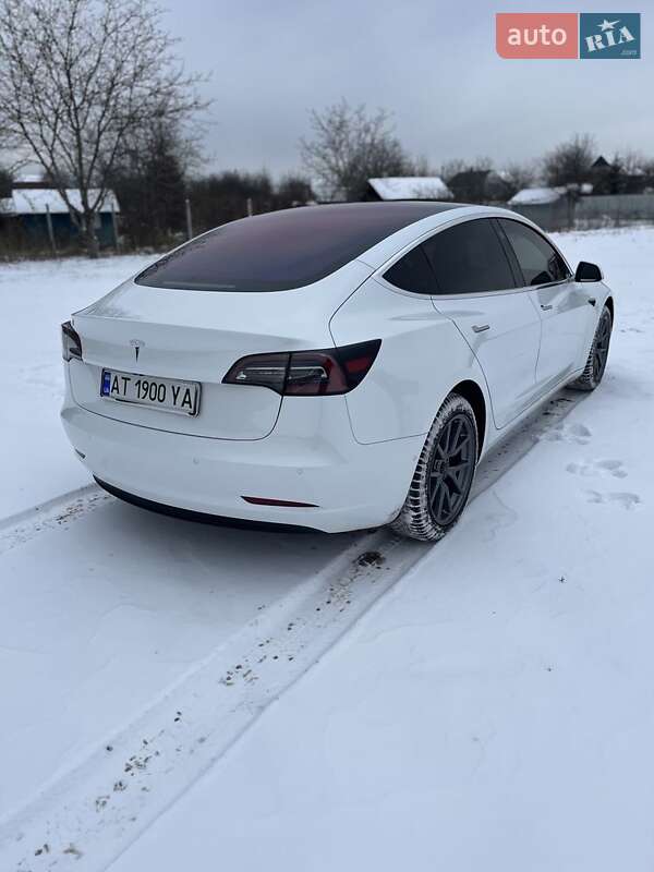 Седан Tesla Model 3 2018 в Ивано-Франковске
