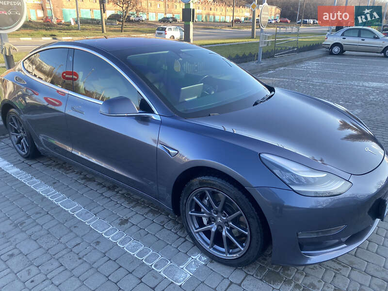 Седан Tesla Model 3 2018 в Харькове