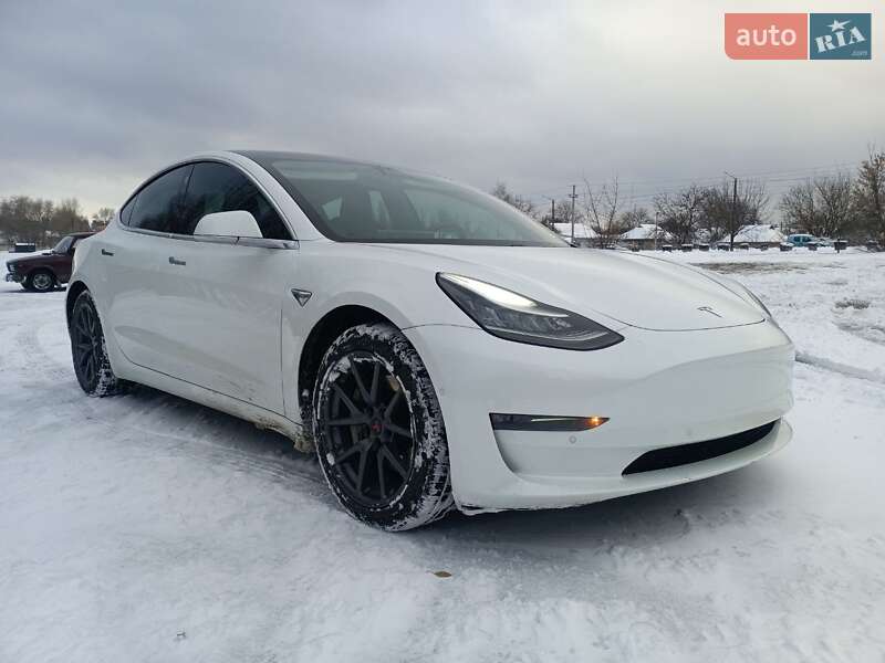 Седан Tesla Model 3 2019 в Горишних Плавнях