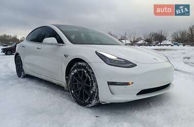 Седан Tesla Model 3 2019 в Горишних Плавнях