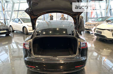 Седан Tesla Model 3 2018 в 