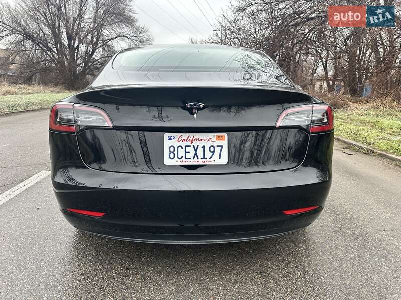 Седан Tesla Model 3 2023 в Запорожье