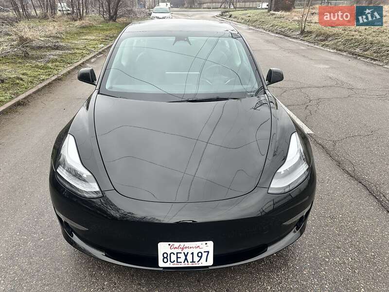 Седан Tesla Model 3 2023 в Запорожье