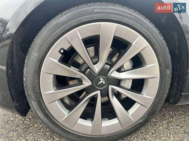 Седан Tesla Model 3 2023 в Запорожье